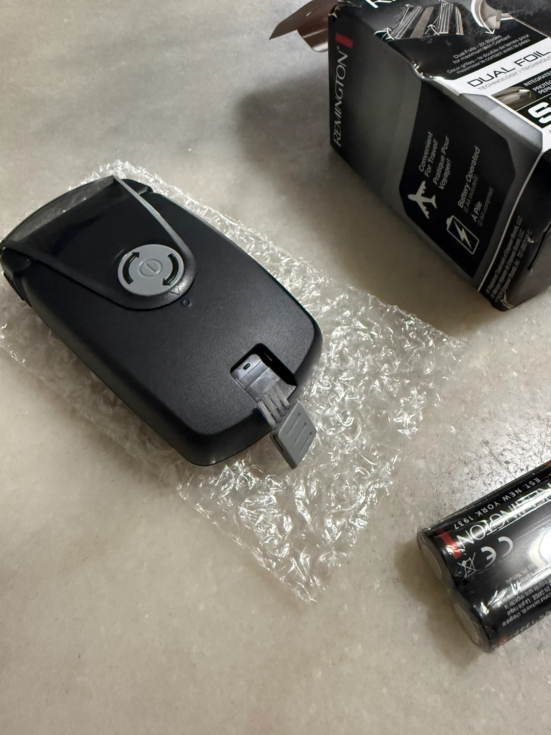 NEW Mini Remington Travel Shaver - photo 5