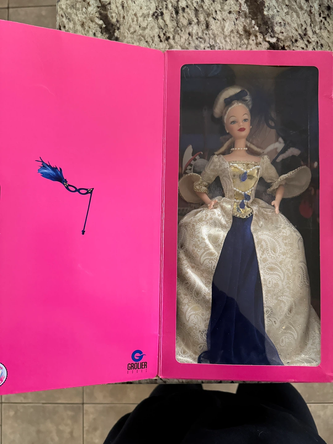 Collector Barbie Bundle – Mint Dolls (Boxes Damaged) - photo 3