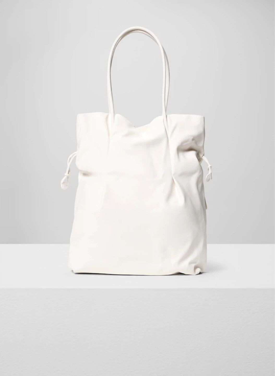 Aritzia Commute Tote bag