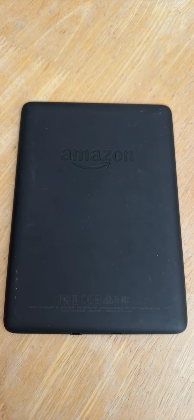 Amazon Kindle E-Reader - photo 2