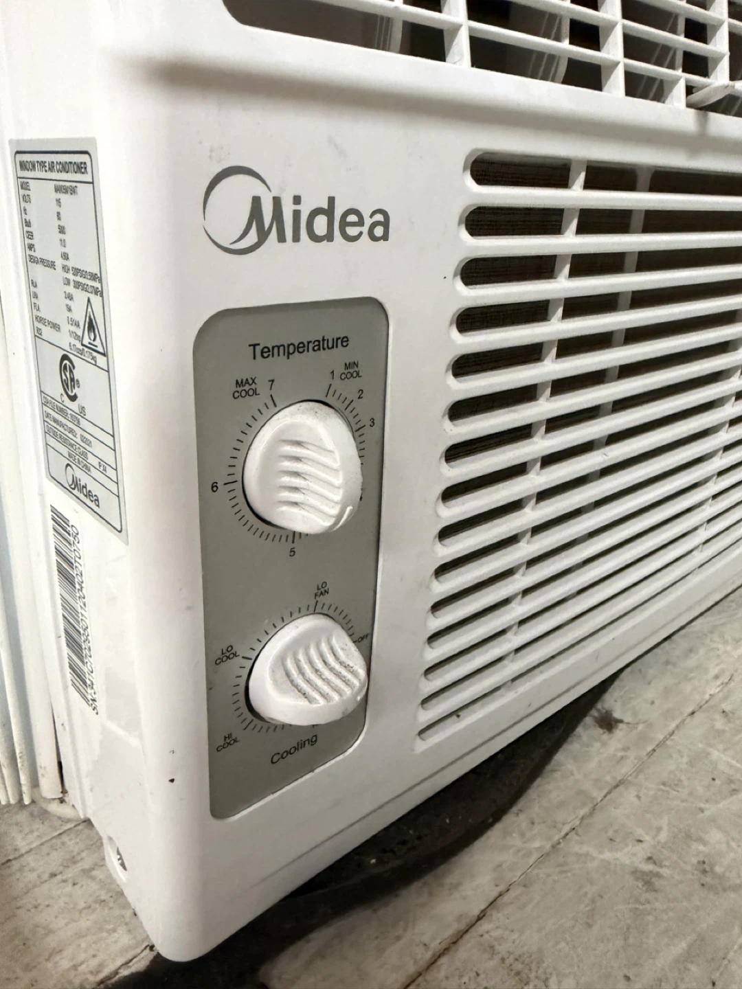 Midea Window Air Conditioner - photo 2