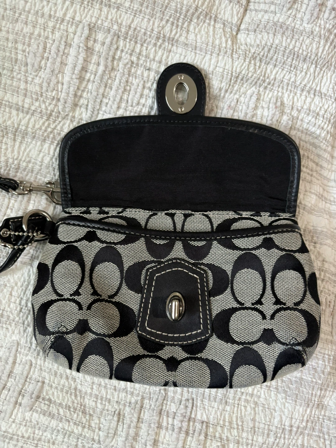 Coach Wristlet - photo 5