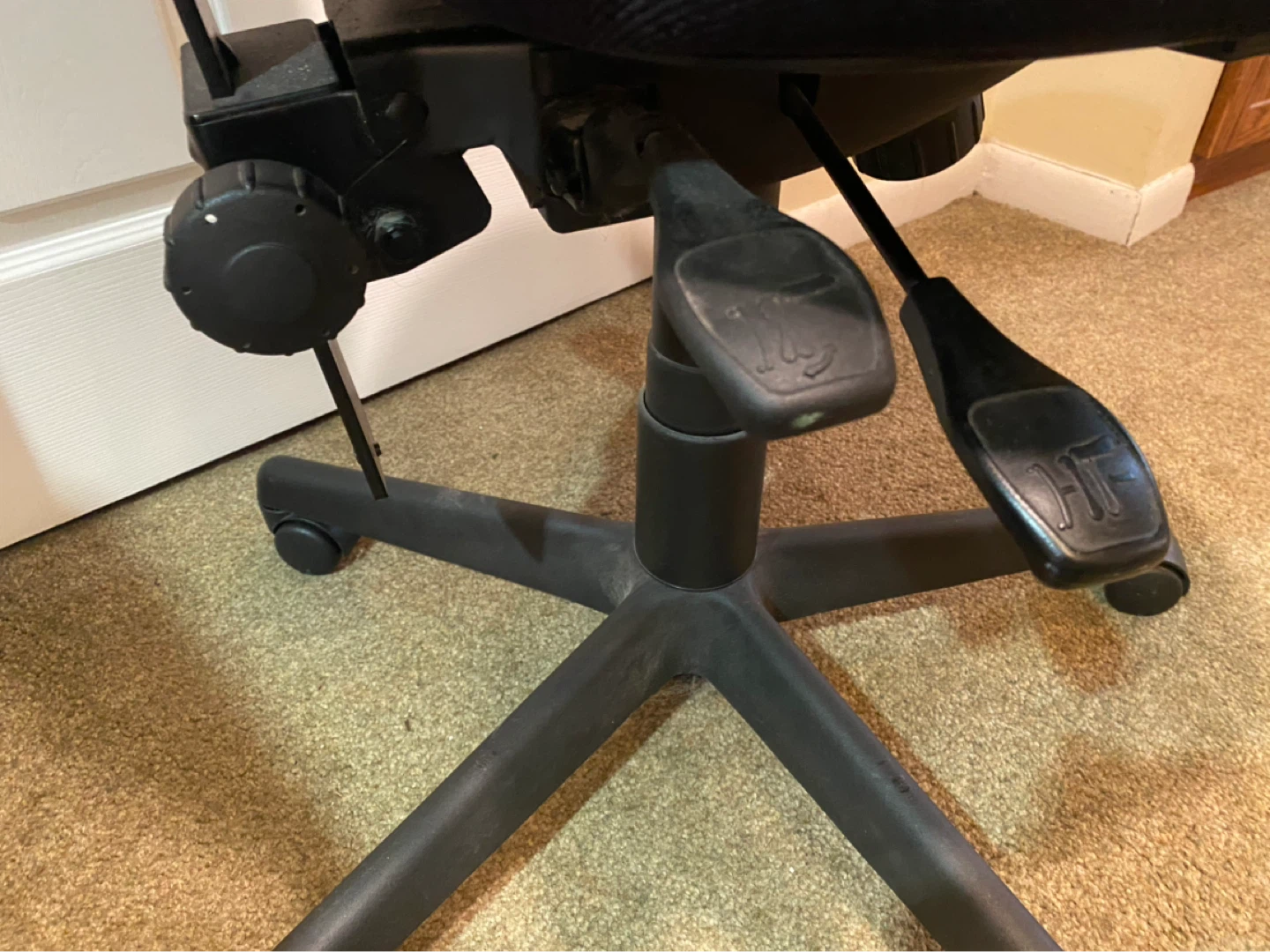 Black Office Chair - photo 3