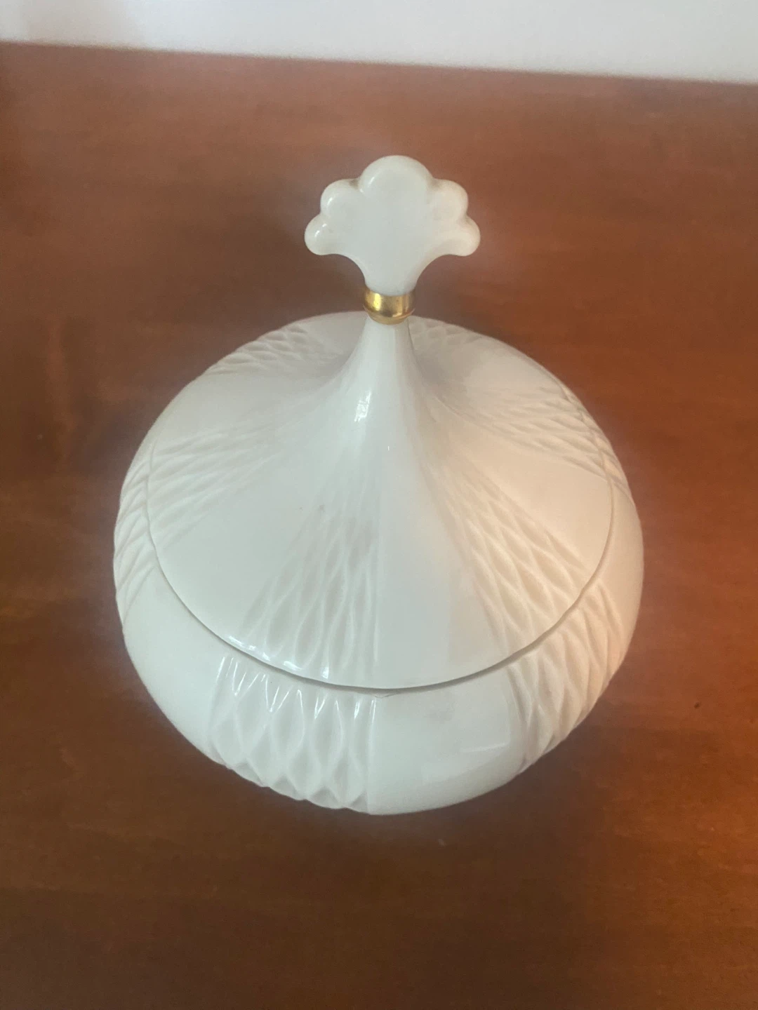 Lenox White Embossed Covered Candy Dish - photo 2