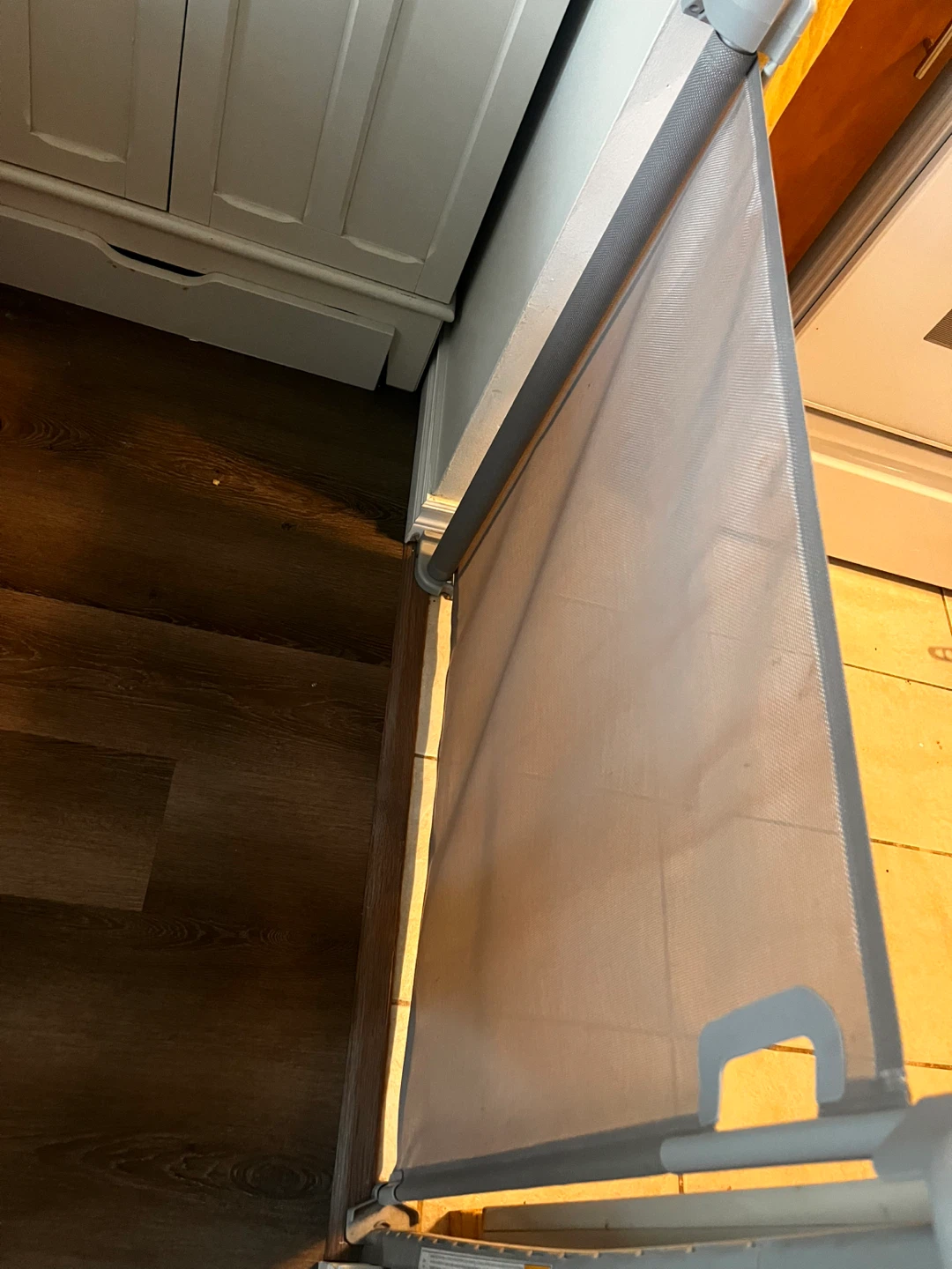 Skip Hop Playview Retractable Mesh Baby Gate - Grey - photo 4