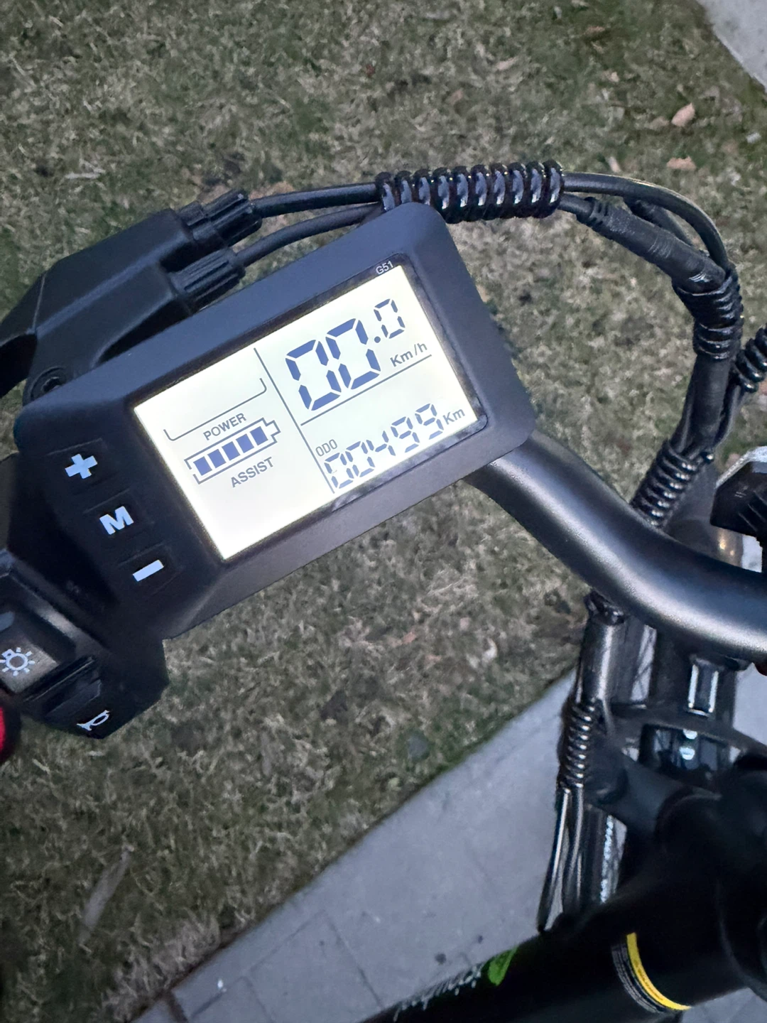 2 Isinwheel  Electric Bike - Black and White - photo 3
