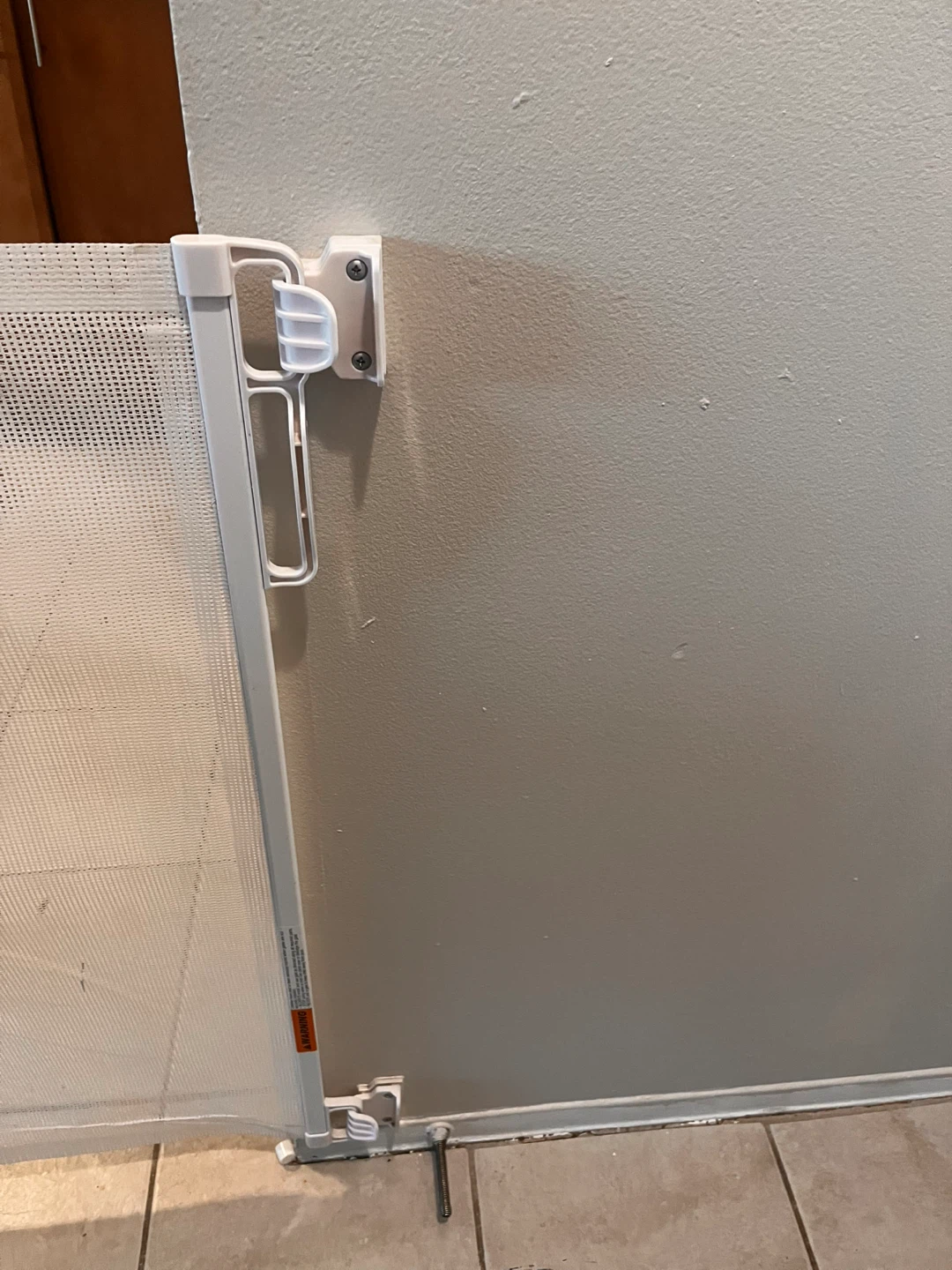 Momax Retractable Baby Safety Gate 52inch - photo 3