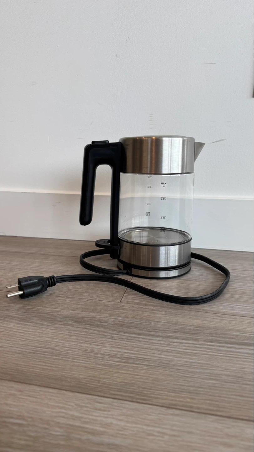 Amazon Basics Electric Kettle with Glass Carafe