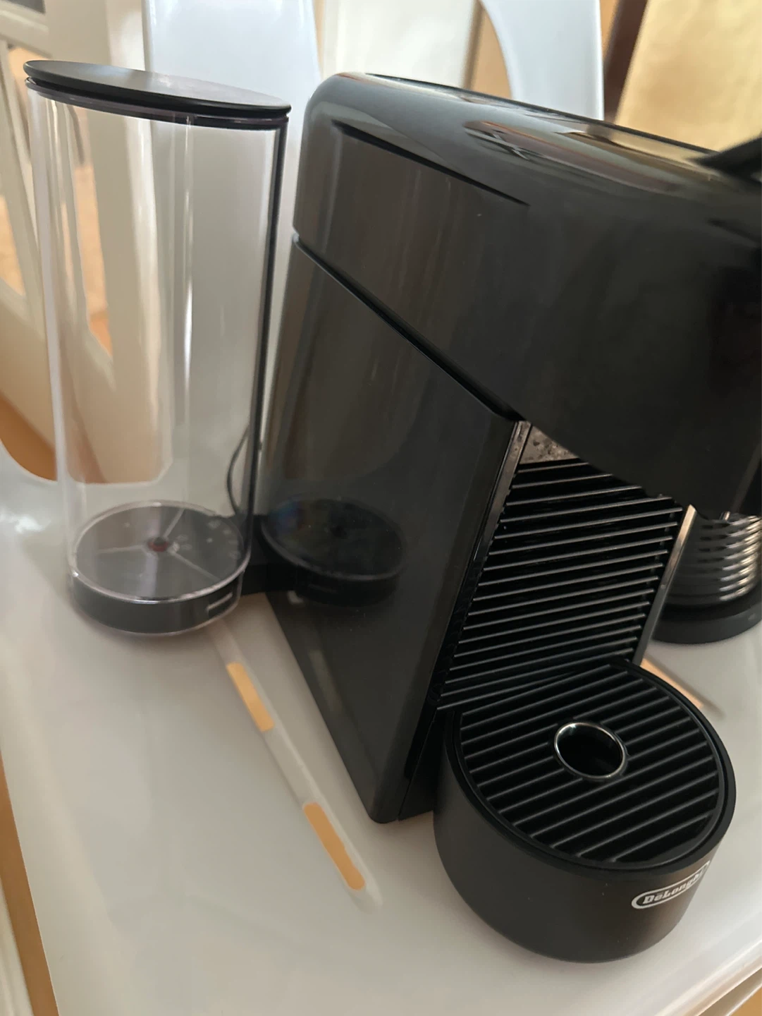 Nespresso Machine with Milk Frother - photo 4
