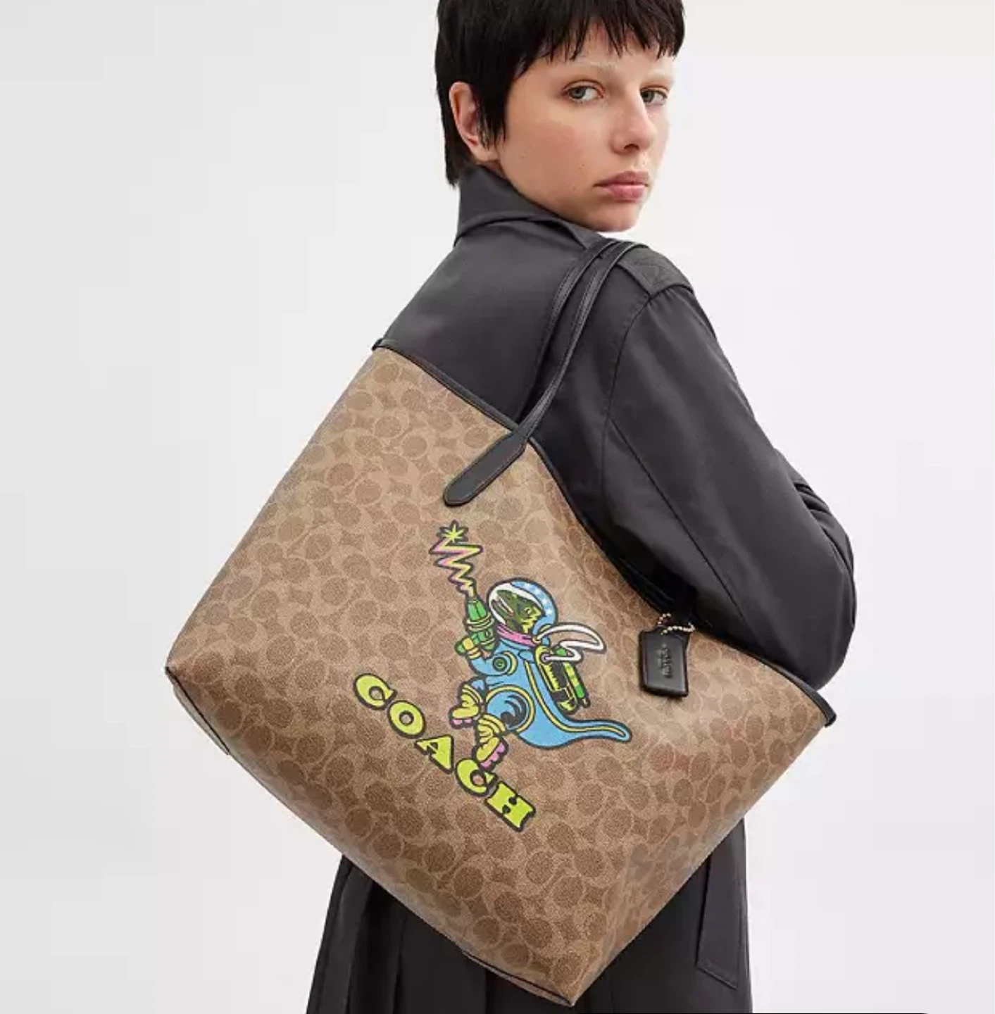 🦖✨ Coach Cosmic City Tote in Signature Canvas with Rexy ✨🦖 - photo 3