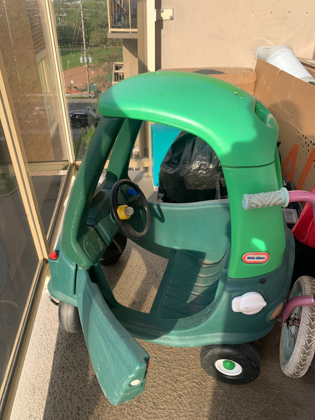 Little Tikes Cozy Coupe Ride-On Toy - photo 2