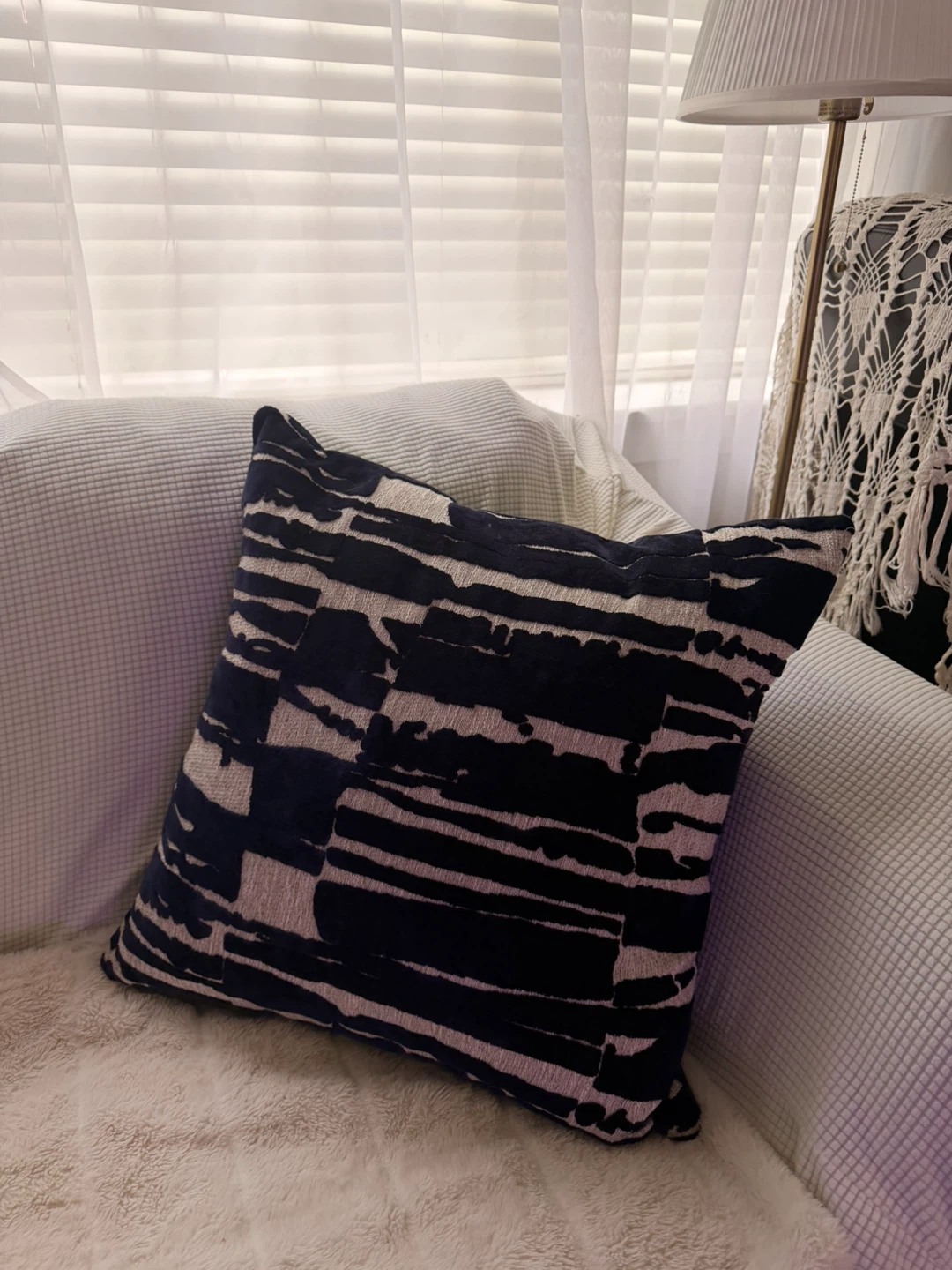 Reversible Large Throw Pillow - like new! - photo 3