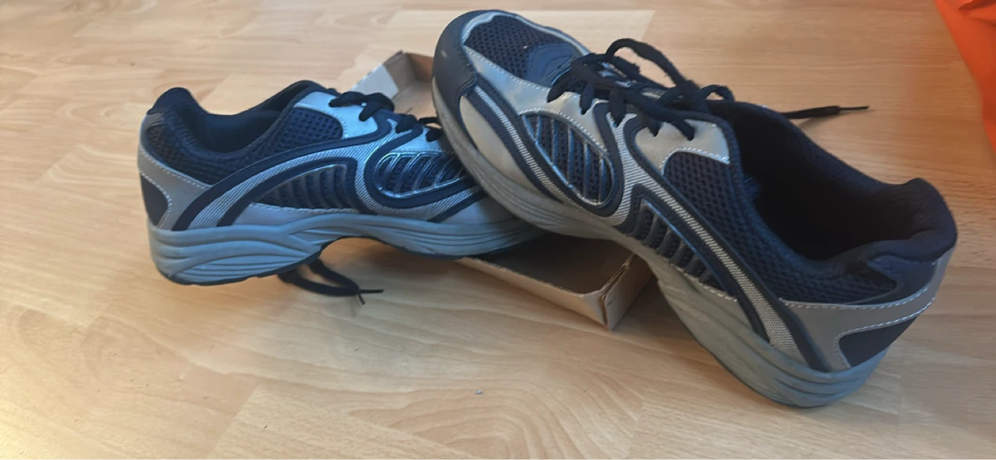 Men's Athletic Shoes - photo 2
