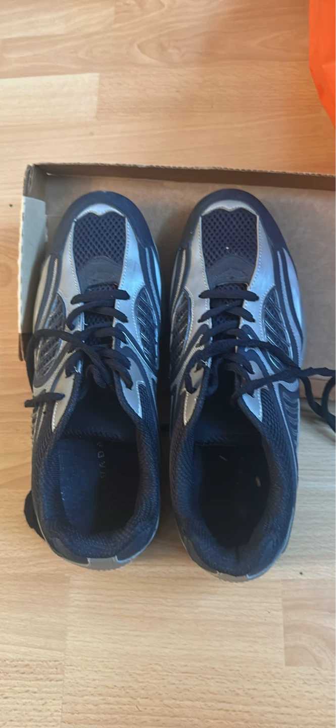 Men's Athletic Shoes