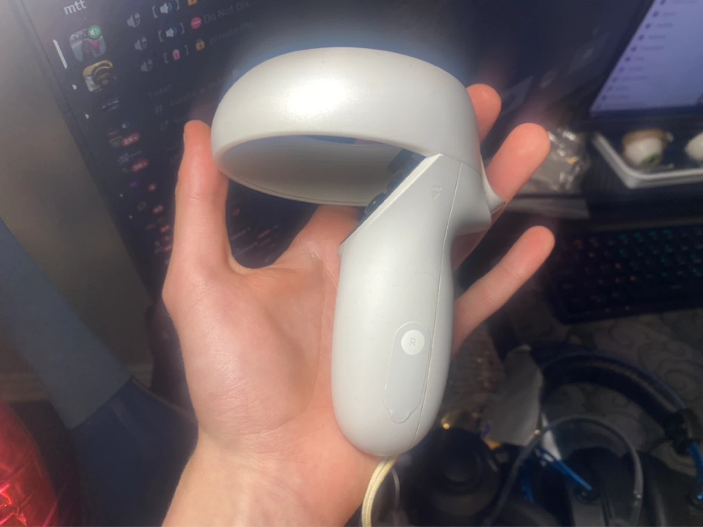 Meta Quest 2 VR Headset and Controllers - photo 3