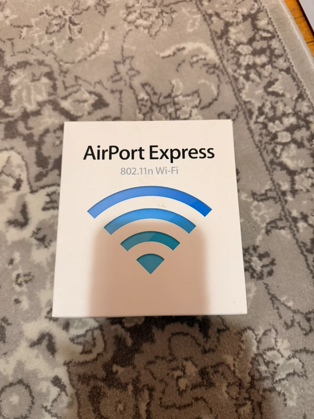 Apple AirPort Express 802.11n Wi-Fi Base Station - photo 2