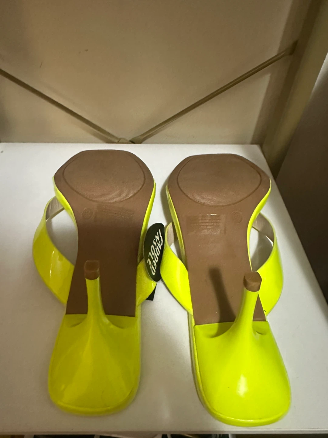 Streetwear Society Women's Neon Yellow Heeled Flip-Flops Size 8 - photo 4