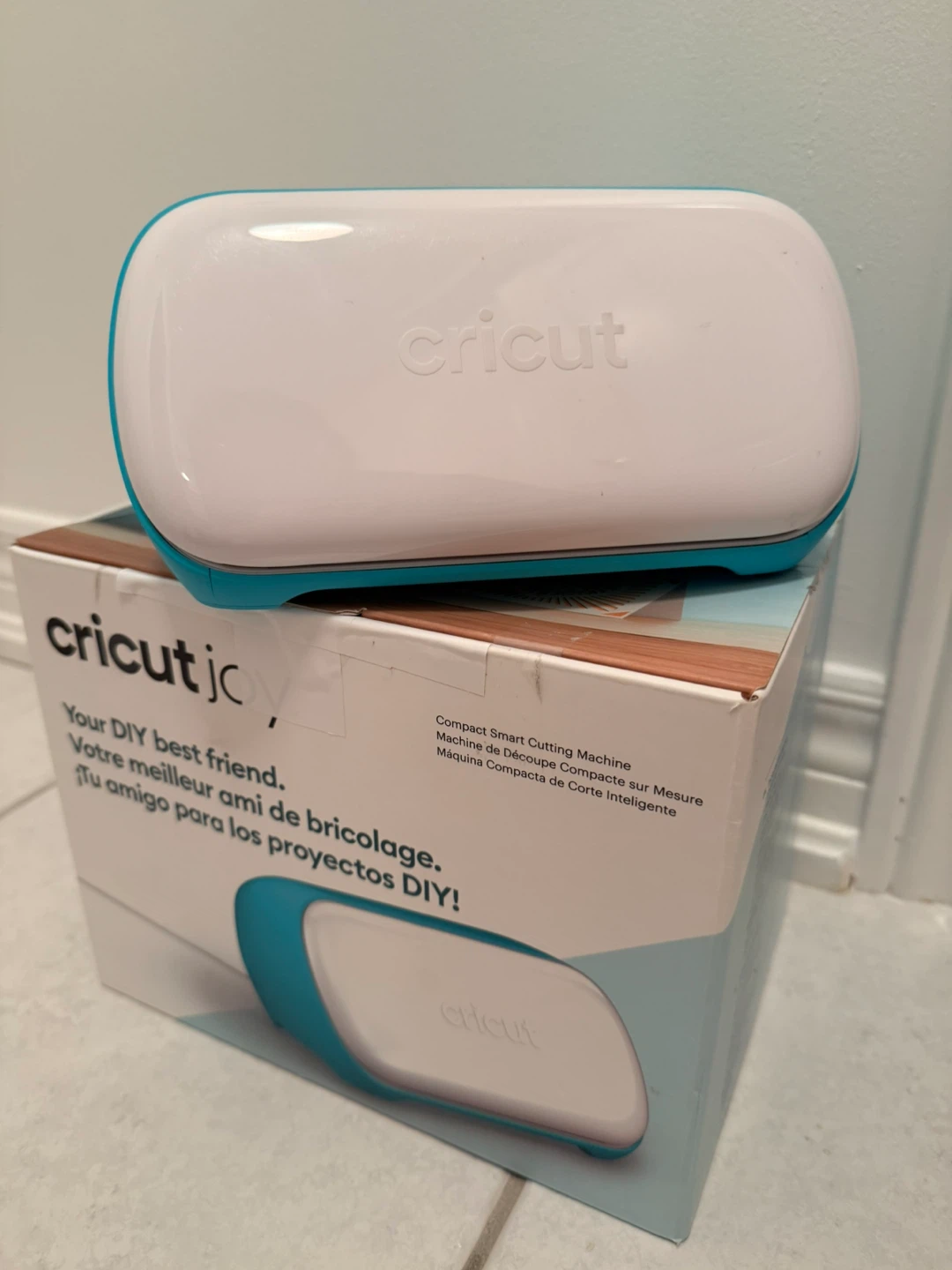 Cricut Joy Smart Cutting Machine Bundle with Tools and Vinyl