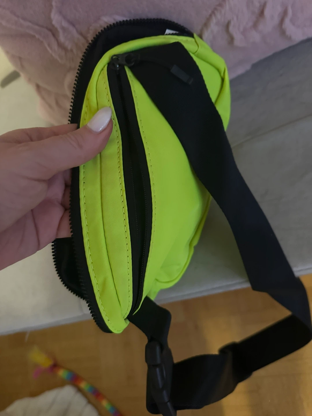 Lululemon Everywhere Belt Bag Neon Yellow OS - photo 3