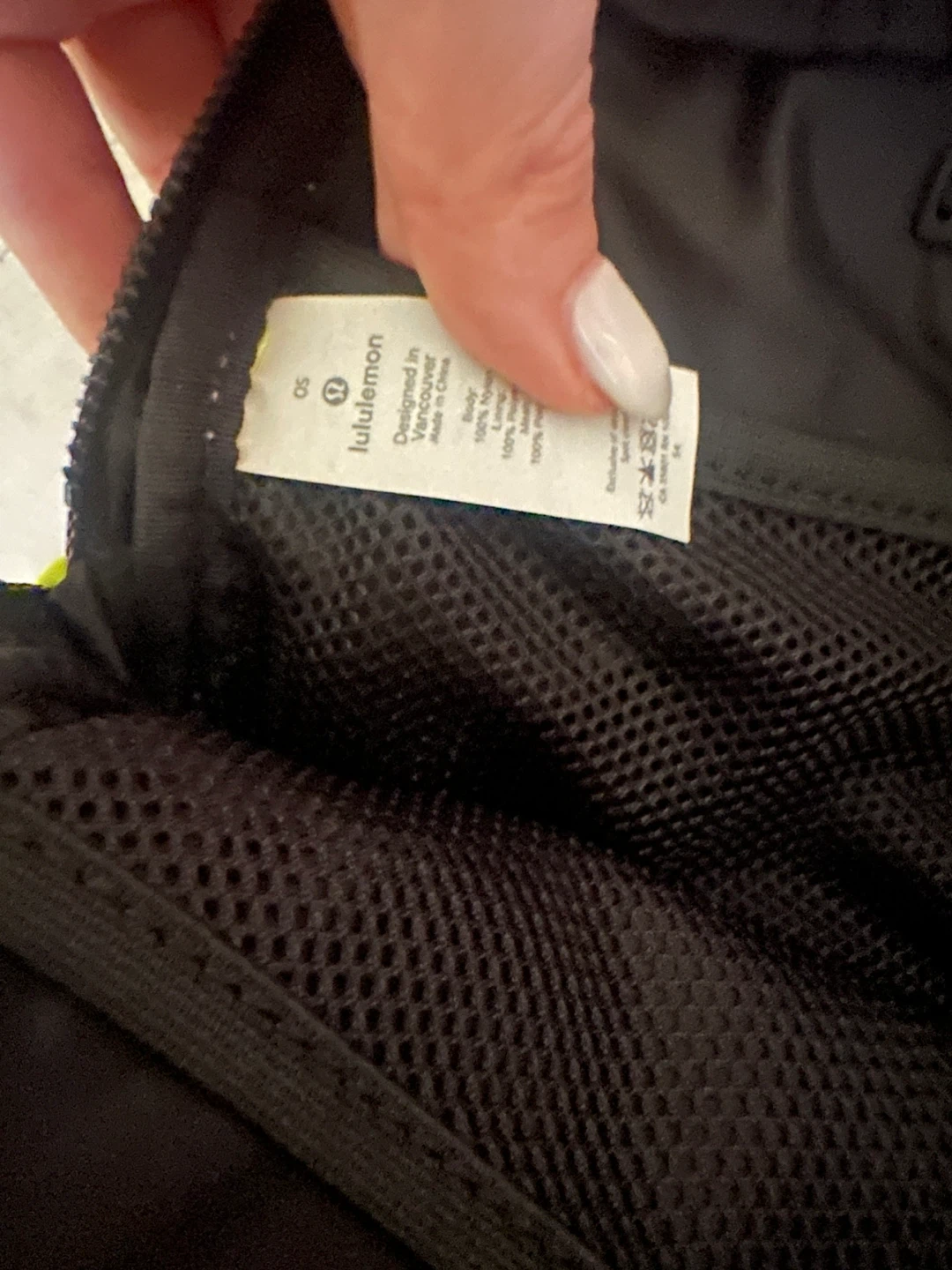 Lululemon Everywhere Belt Bag Neon Yellow OS - photo 5