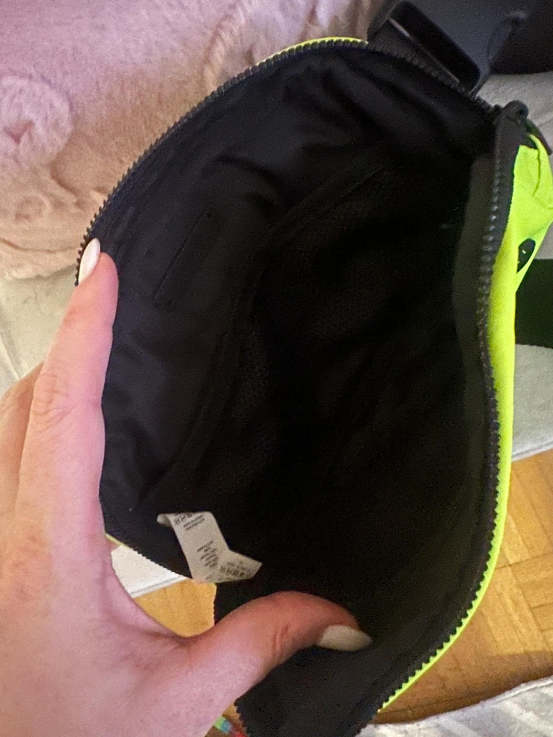 Lululemon Everywhere Belt Bag Neon Yellow OS - photo 4