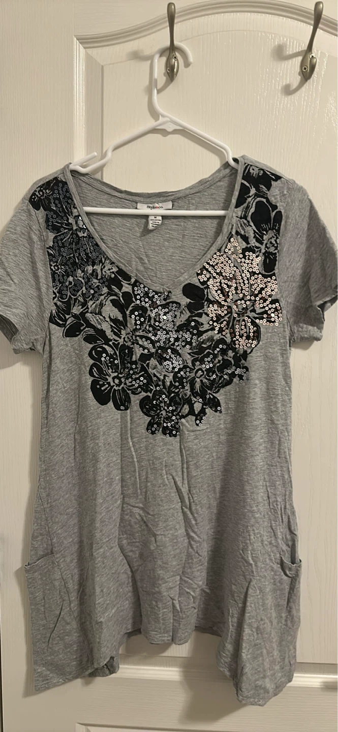 Style & Co Sequin Floral V-Neck T-Shirt - photo 2