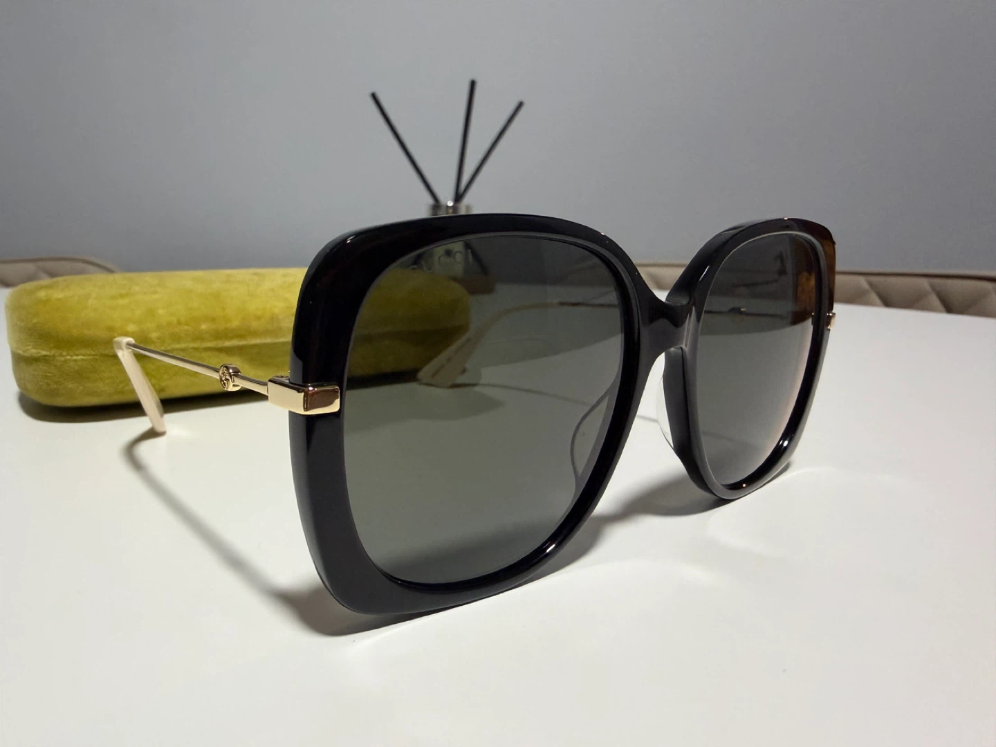 GUCCI Women's Black Oversized Sunglasses - photo 3