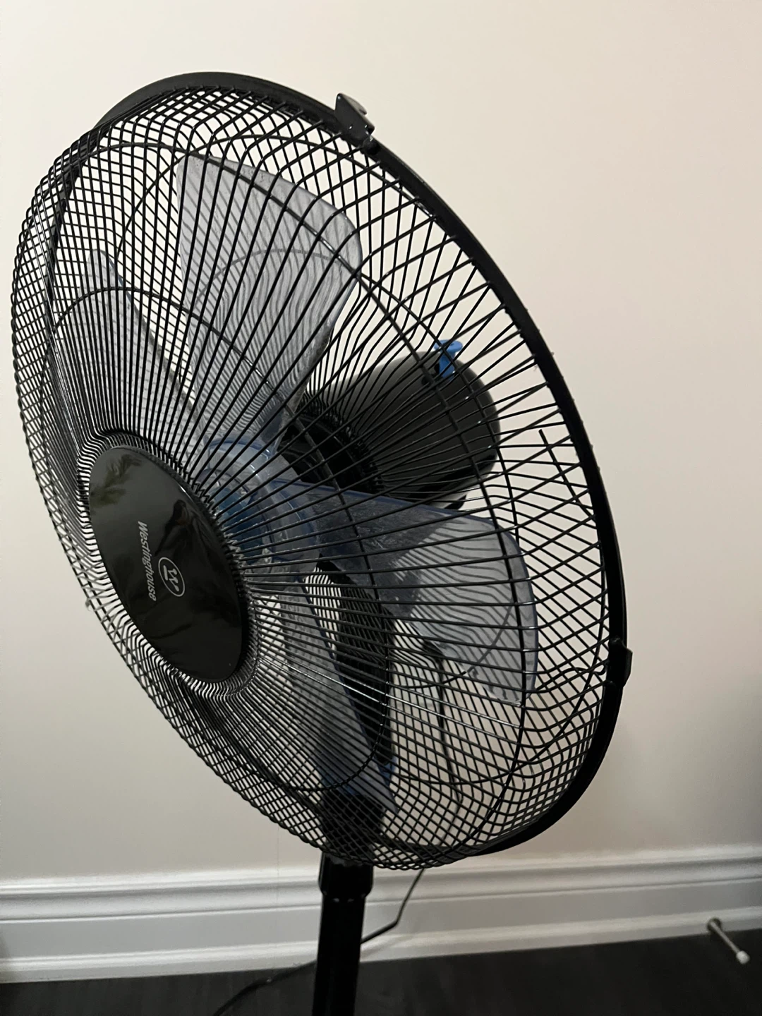 Westinghouse 16" Pedestal Fan - photo 4