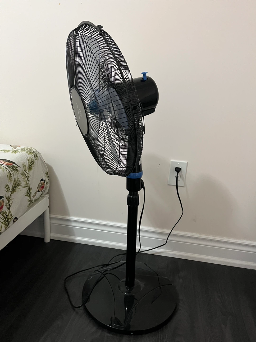 Westinghouse 16" Pedestal Fan - photo 3