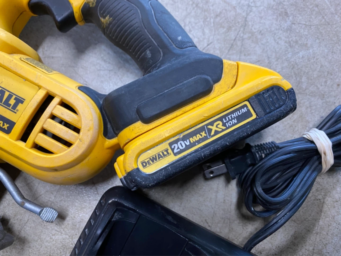 Dewalt 20v jigsaw with battery and charger - photo 5