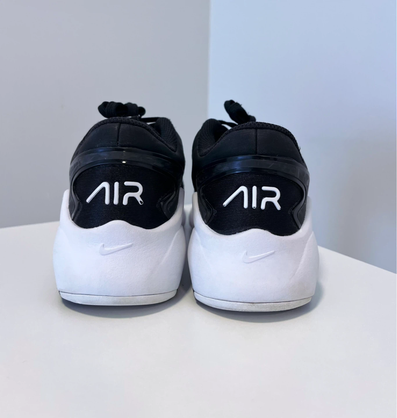 Nike Air Max Shoes- Size Women’s 5 - photo 3