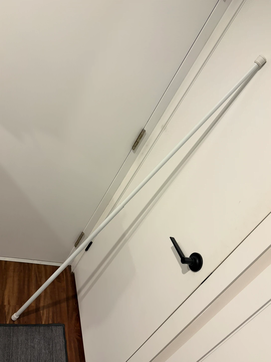 White Extendable Tension Rod - photo 3