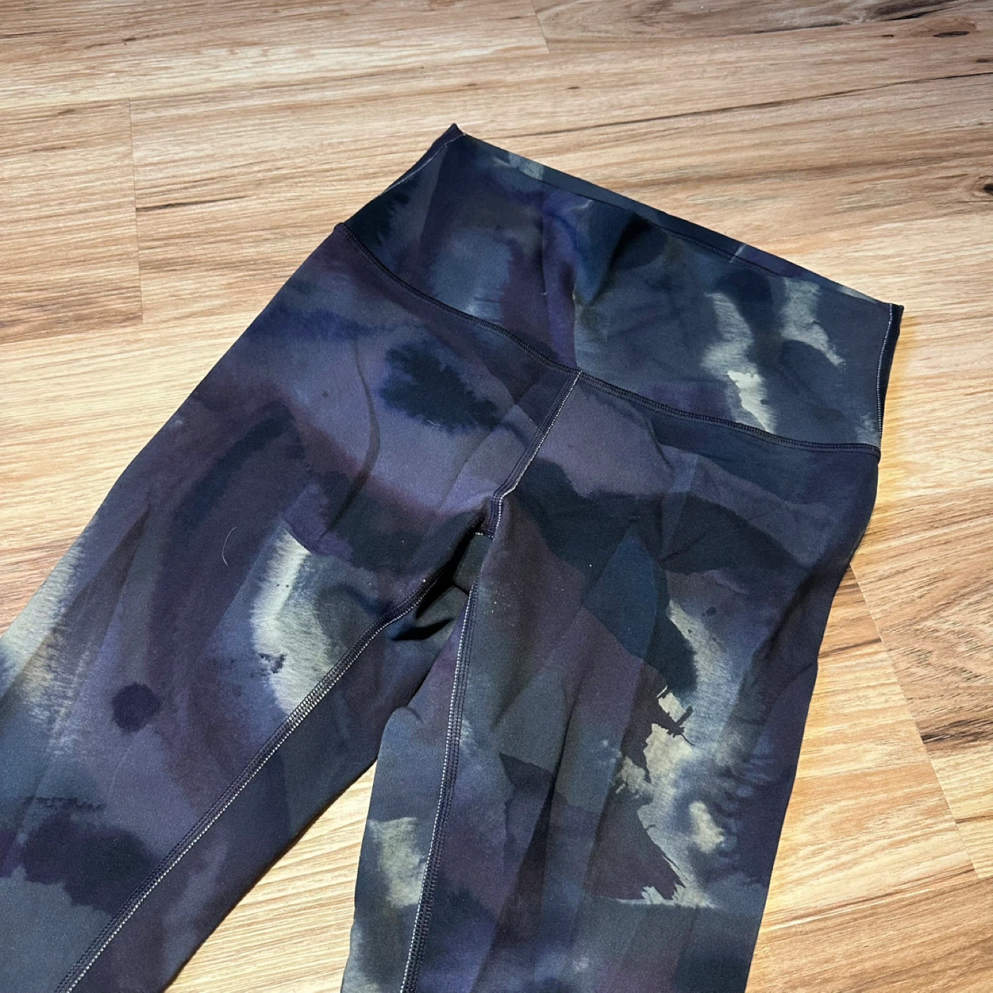 Lululemon Align Pants Black Watercolor Print Size 6 - photo 2
