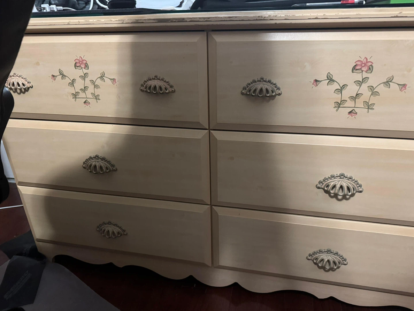 Light Wood 5 piece Bedroom set with Floral Accents - photo 2