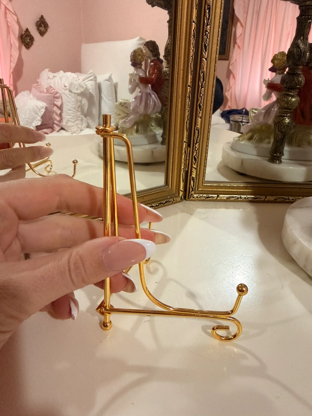 Small Gold Display Easel Stand - photo 2