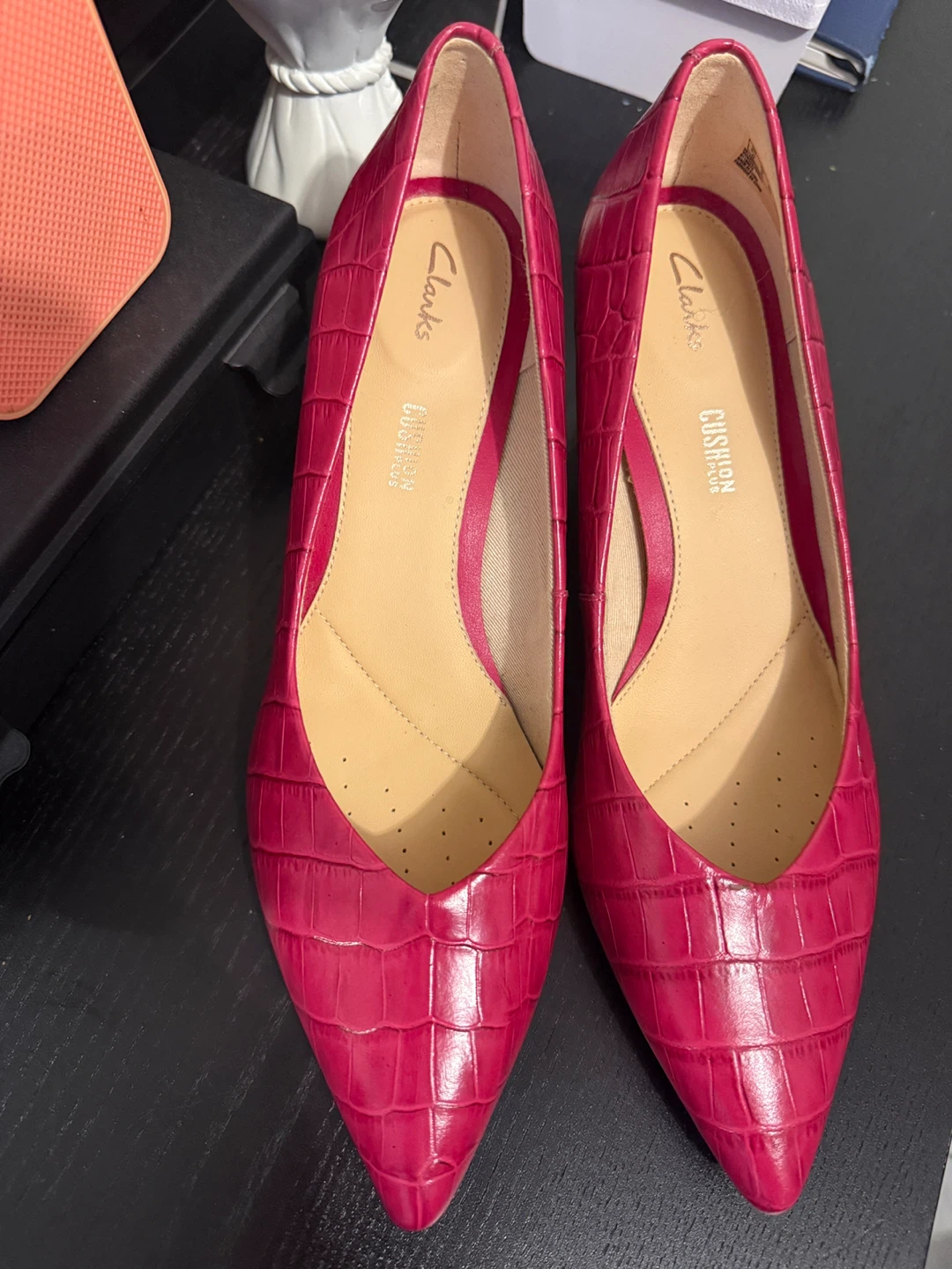 Clarks Women's Fuchsia  Pointed Toe Heels