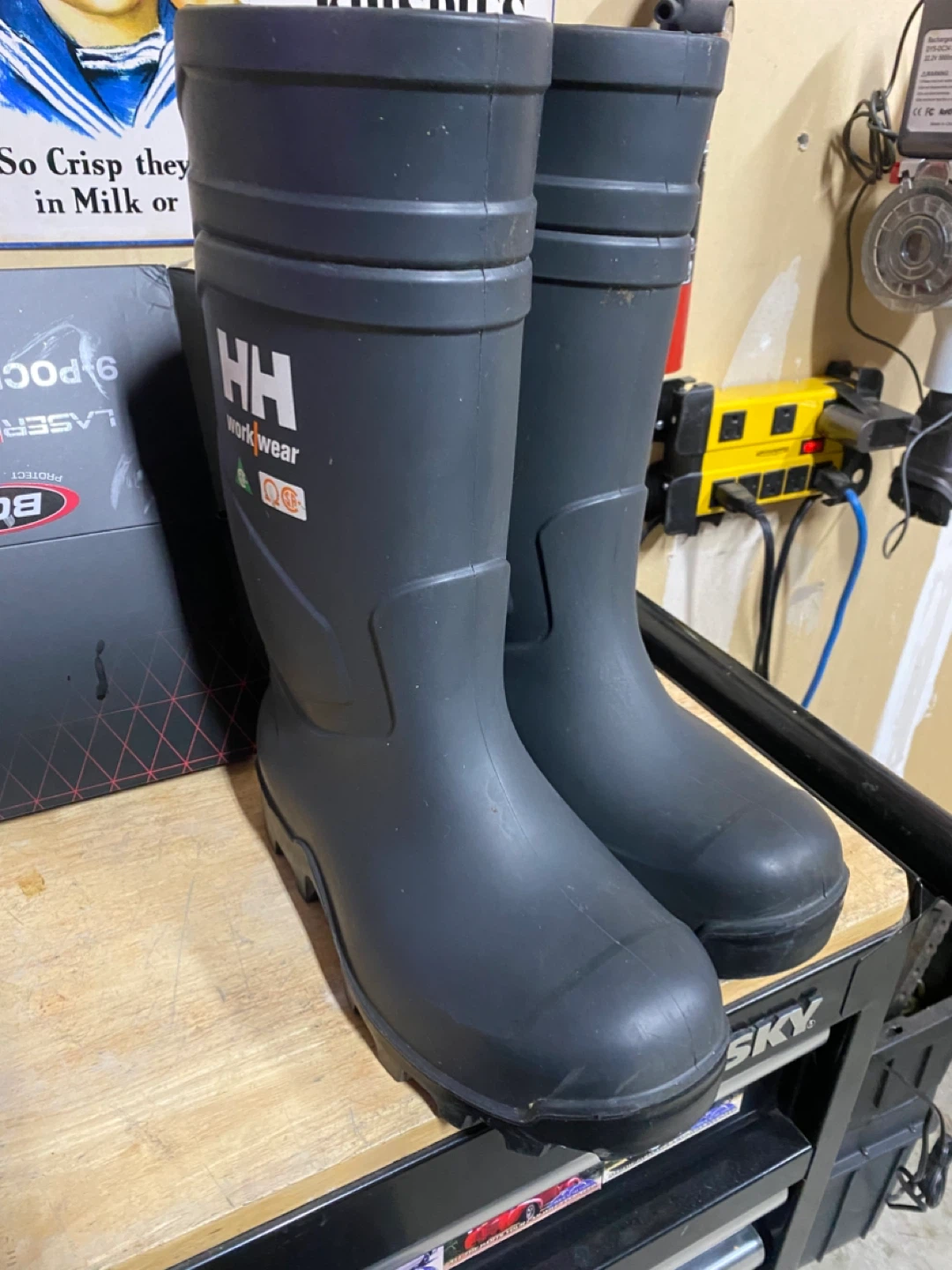 Helly Hansen men’s size 10 CSA work boots - photo 3