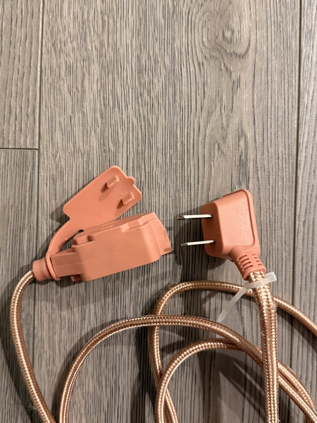 Power Outlet & Extension Cord - photo 4