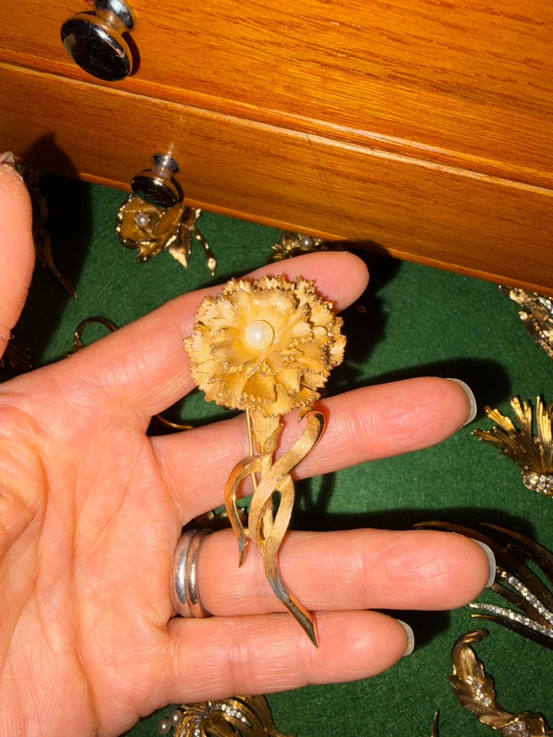 Boucher brooch