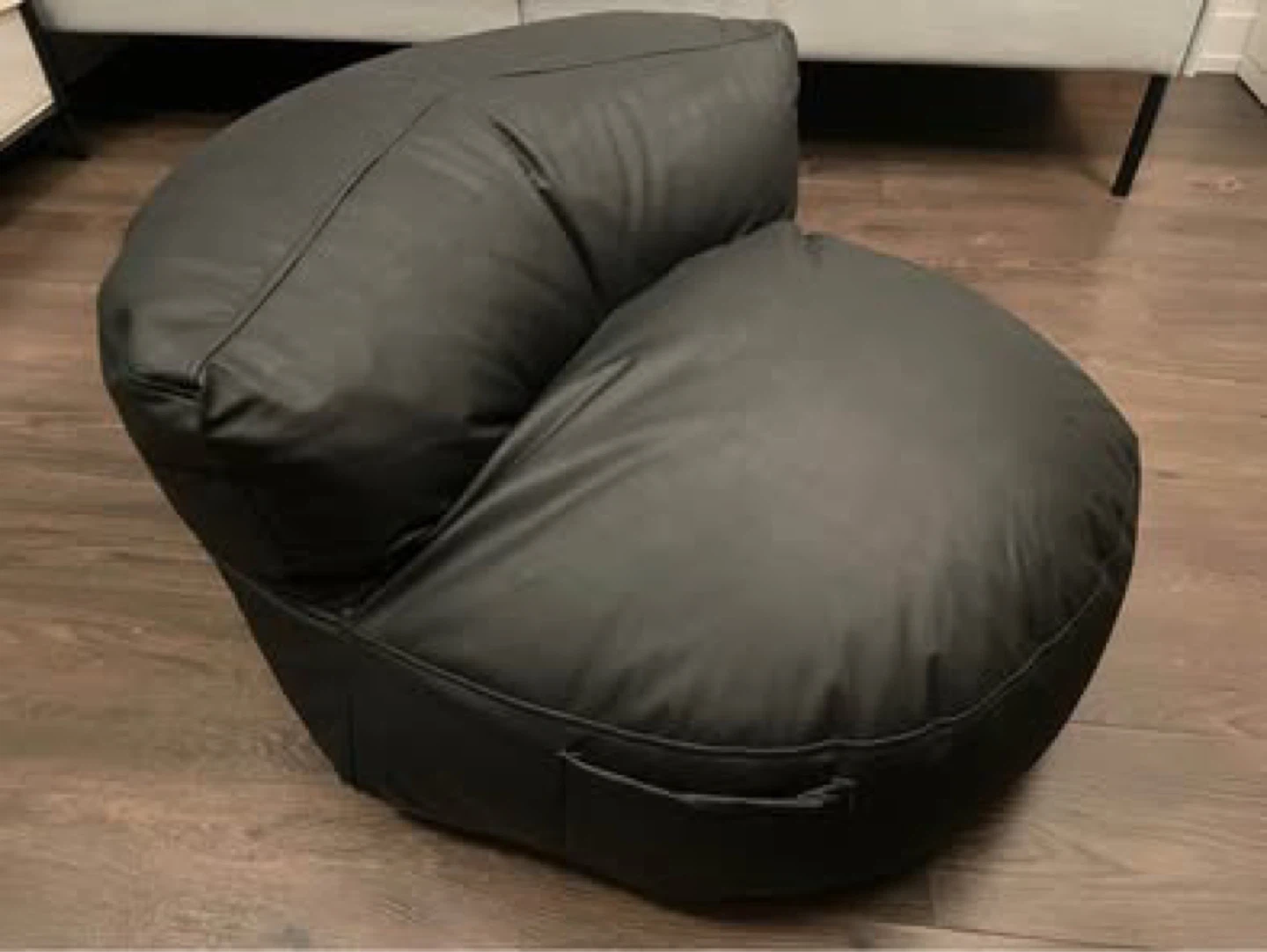 Bean bag chair (Black faux leather)