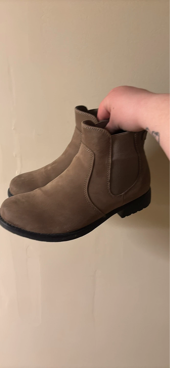 Denver Hayes Ankle Boots
