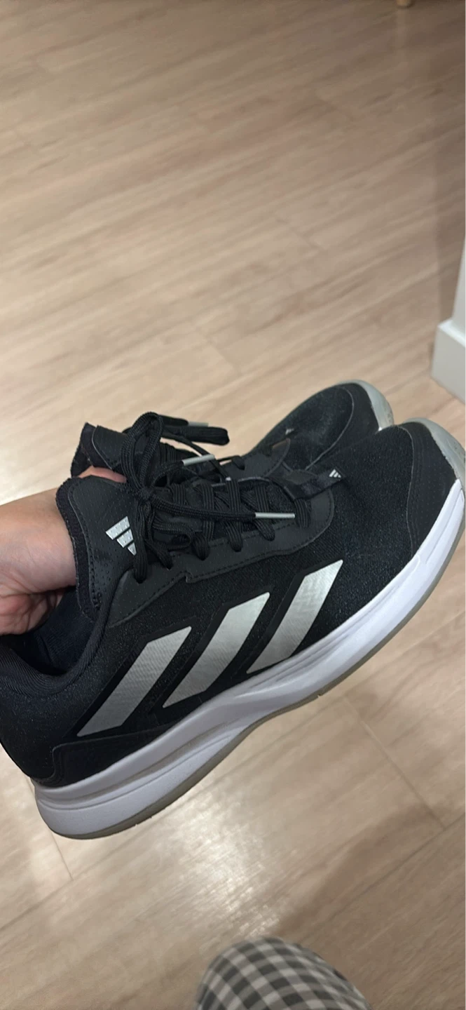 Adidas tennis shoes size 6.5 - photo 2