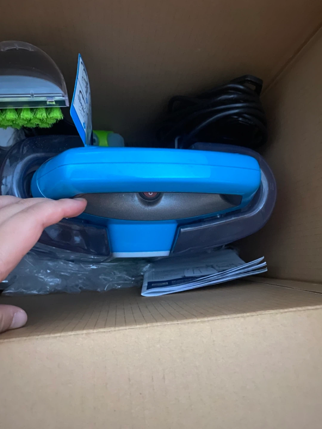 Bissell Spot Cleaner - Like New (Used Only Once) - photo 2