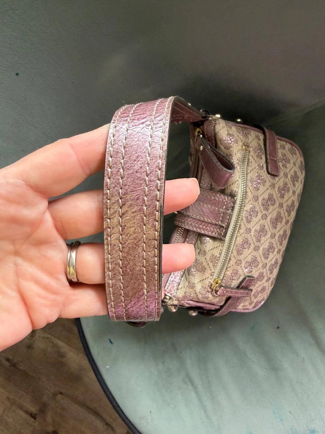 Vintage Y2K Guess Monogram Baguette Shoulder Bag Mauve Pink - photo 4