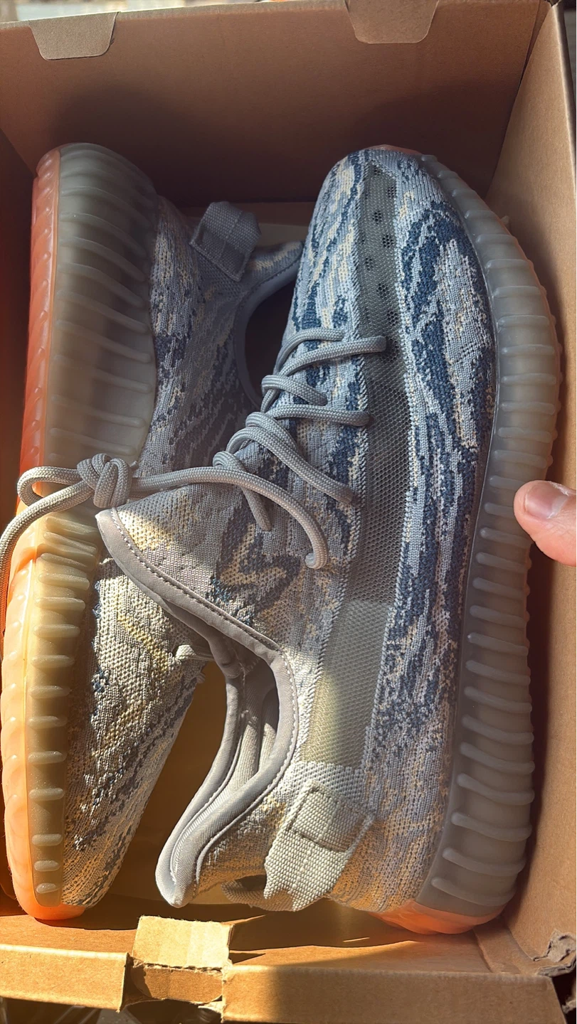 Adidas Yeezy Boost 350 V2 Shoes size 10 men - photo 3