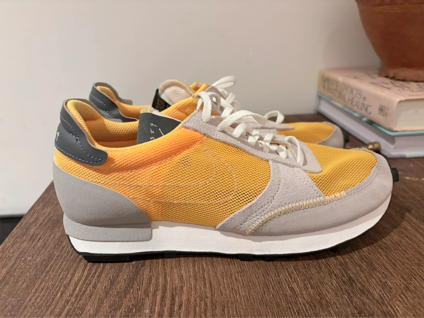 New Nike CJ1156-800 N. 354 Running Shoes