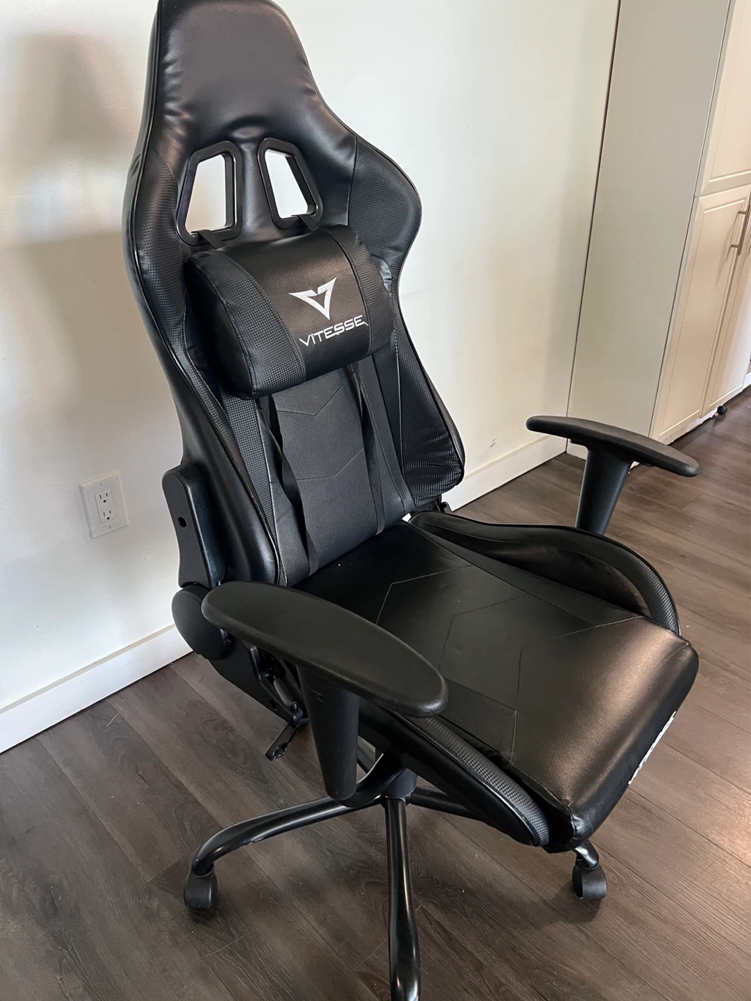 Vitesse Gaming Chair - photo 2