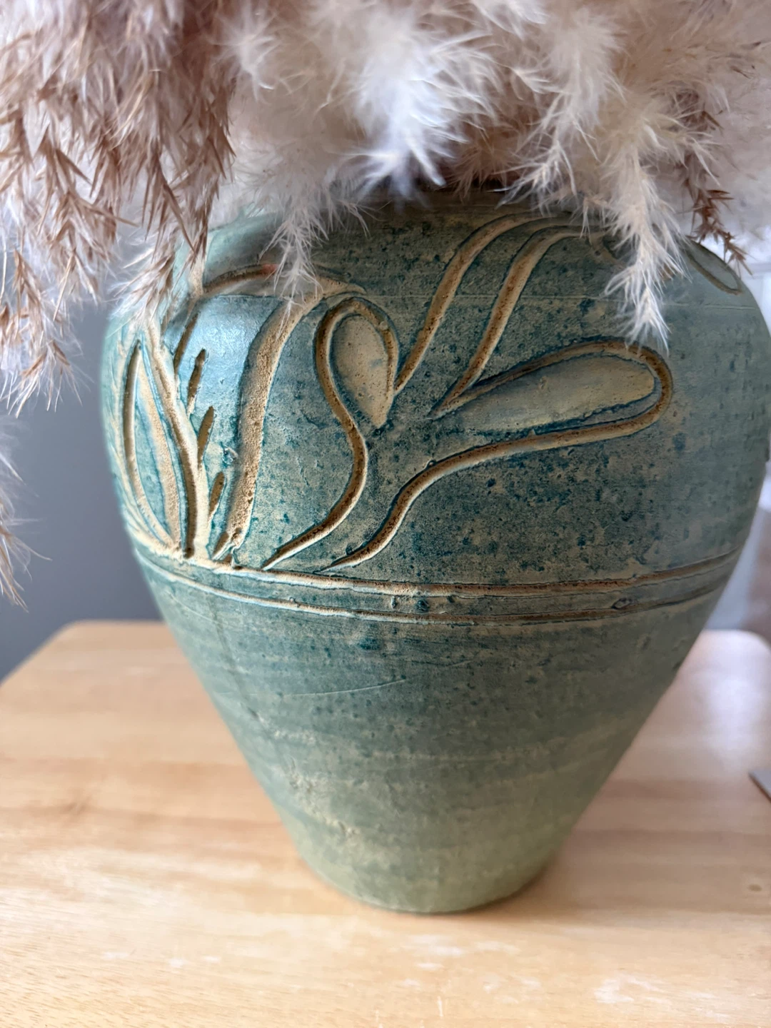 Substantial Ceramic Embossed Vase with Large Pampas Grass - photo 2