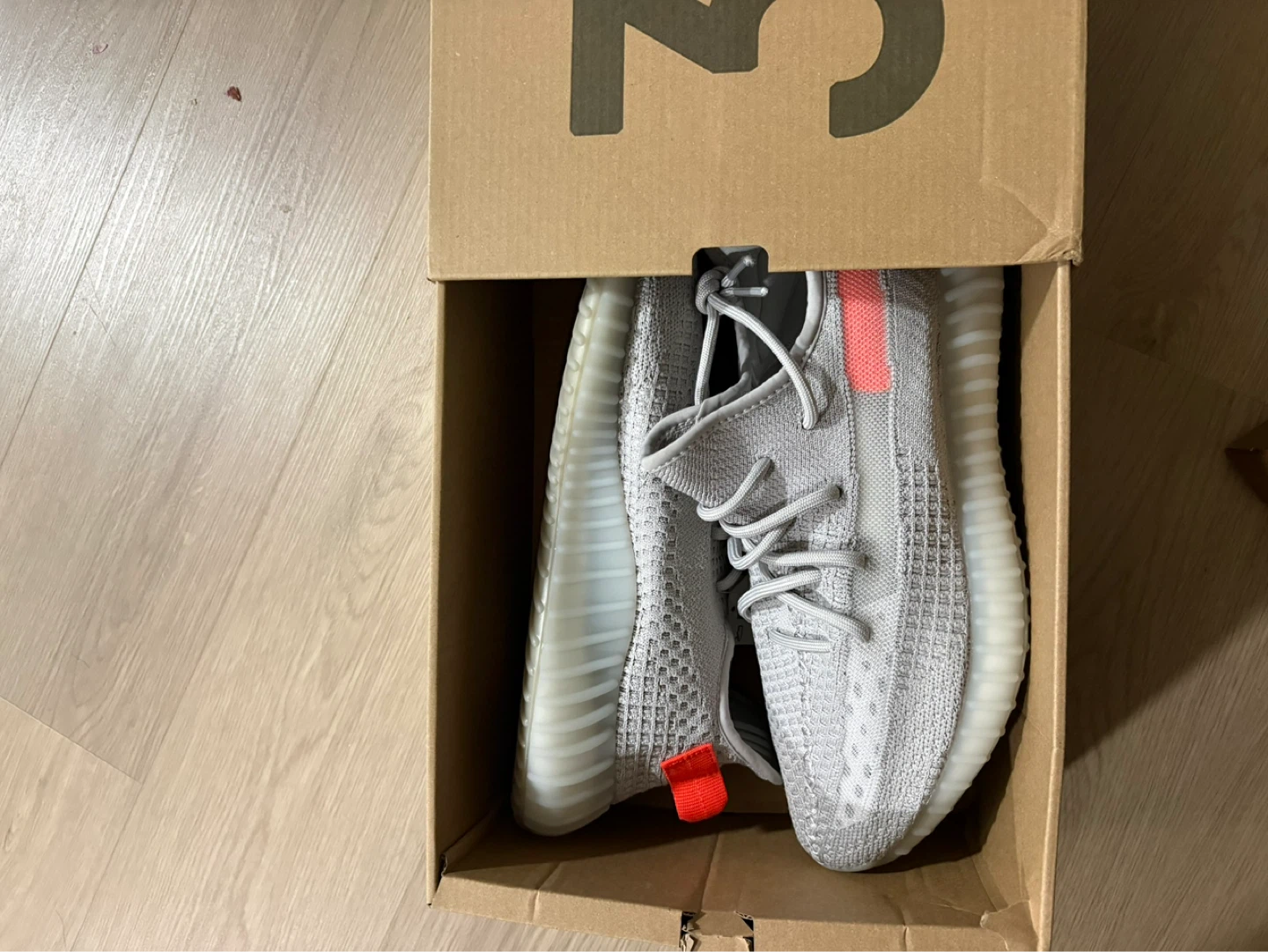 Adidas Yeezy Boost 350 V2 "Beluga Reflective" Sneakers - photo 4
