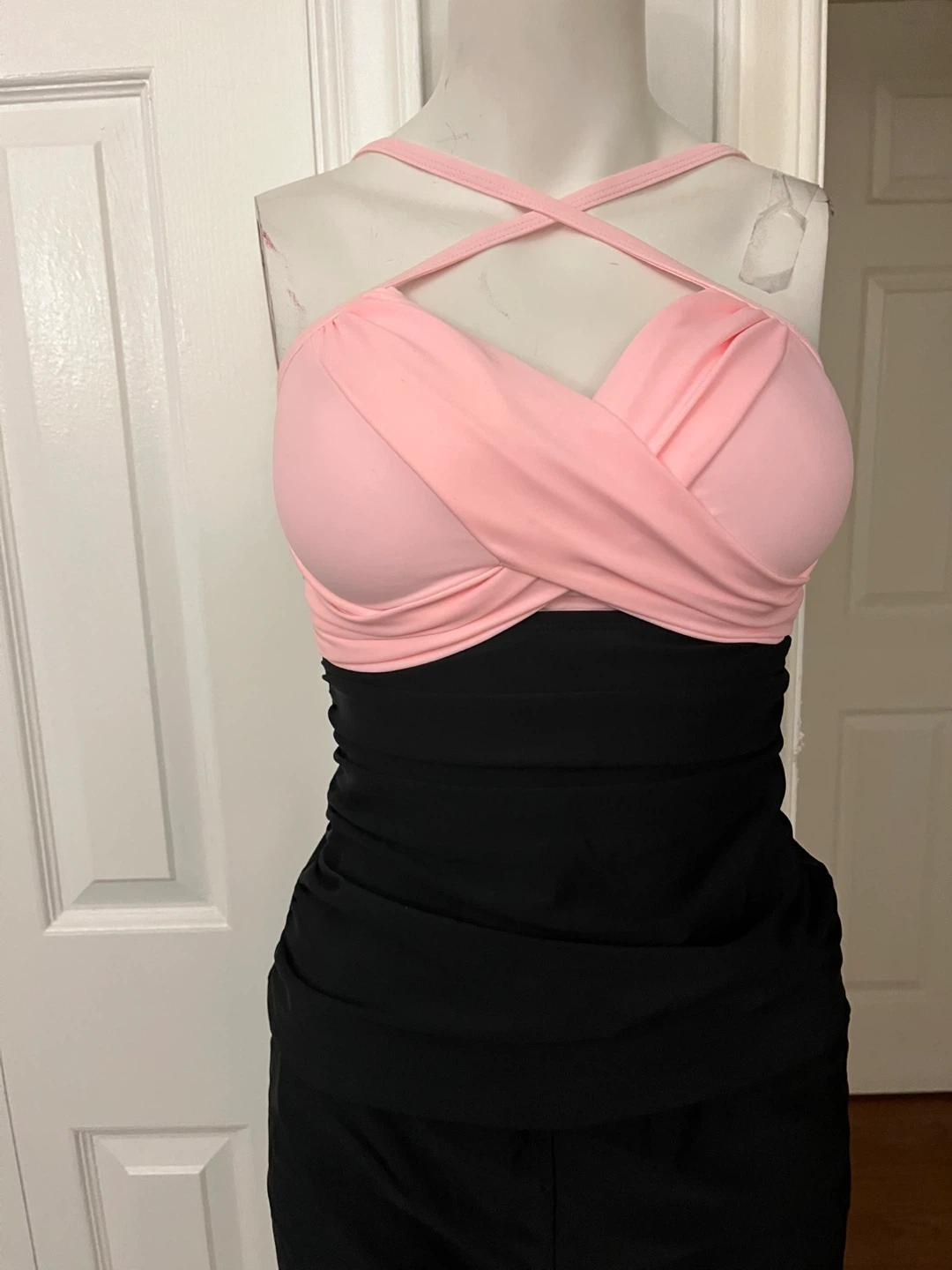 Hilor Pink & Black Halter Swimsuit Size 8 - photo 3